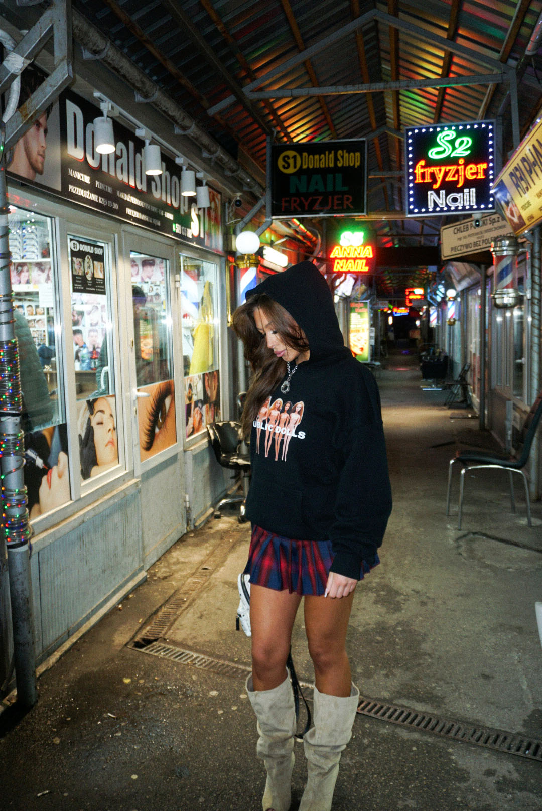 DOLL DISTRESSED HOODIE